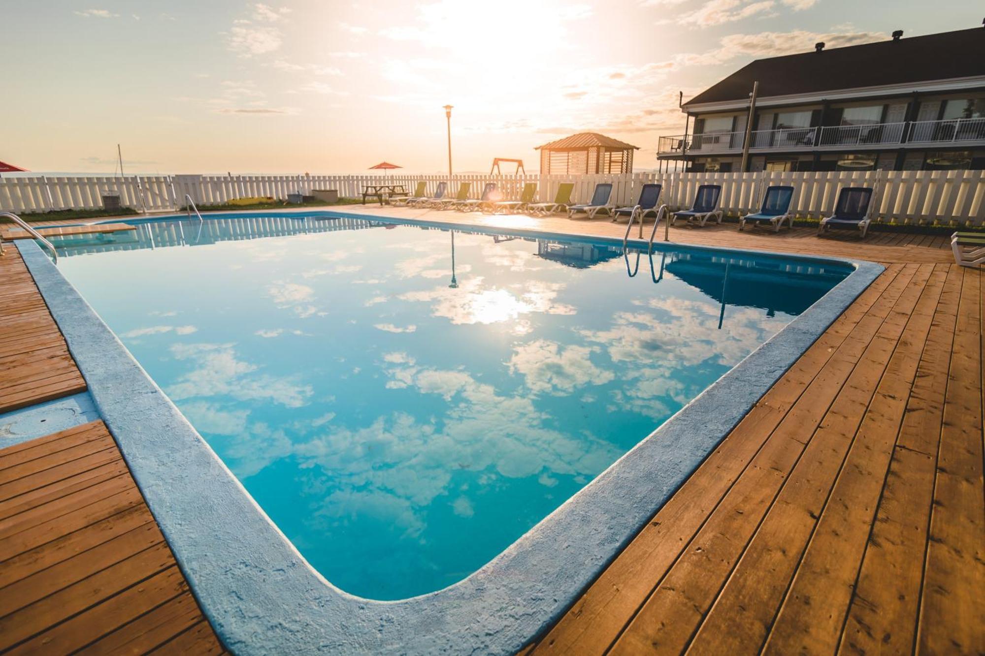 Hostellerie Baie Bleue Carleton-sur-Mer Exterior foto
